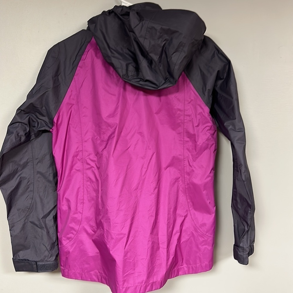 REI Hooded Rain Jacket Nylon Fuchsia Windbreaker hidden hood Coat, XL 18  Great! - Picture 4 of 11